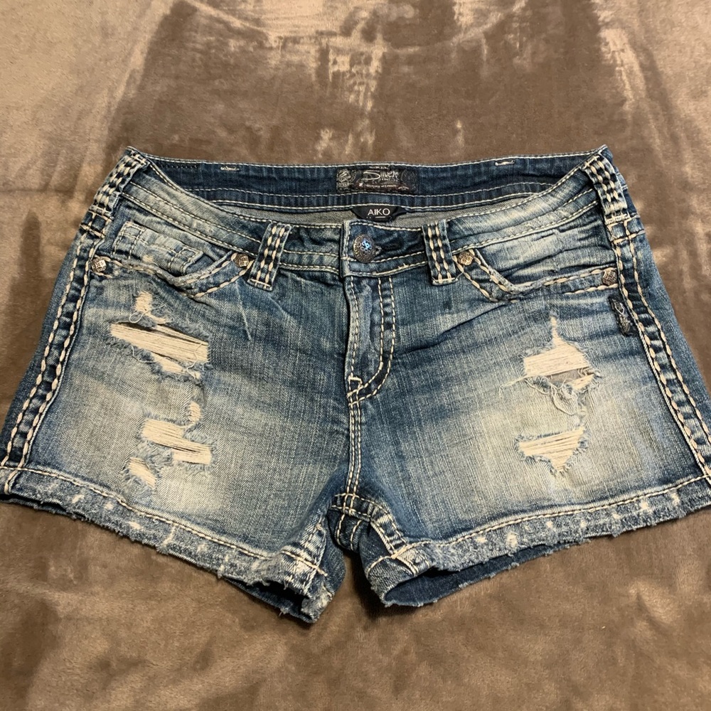 Excellent condition Silver jeans shorts.